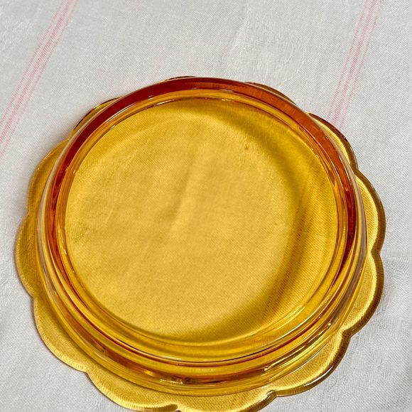 Vintage L.E. Smith Art Glass Round Butter Dish # 4209 Moon and Stars in Amber - Picture 4 of 5